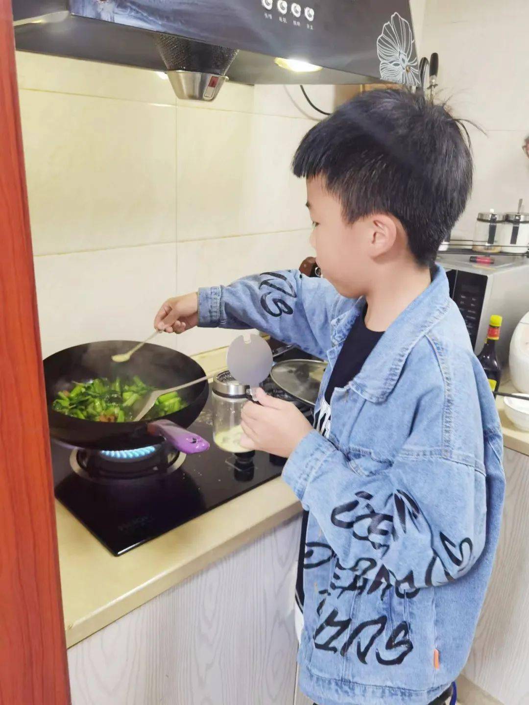 劳动教育丨今天<strong></p>
<p>响币</strong>我当家——乐外小学部卓越币兑换活动