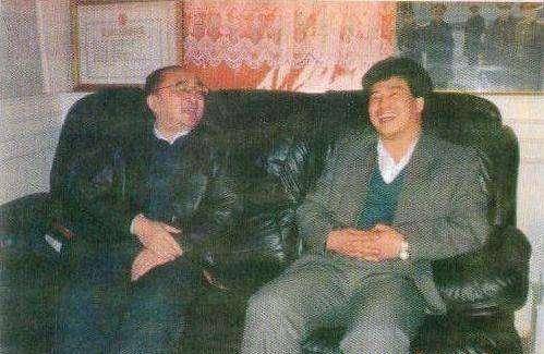 上世纪最荒谬的骗局：初中生号称可以将水变油<strong></p>
<p>世纪币</strong>，骗了四亿多人民币