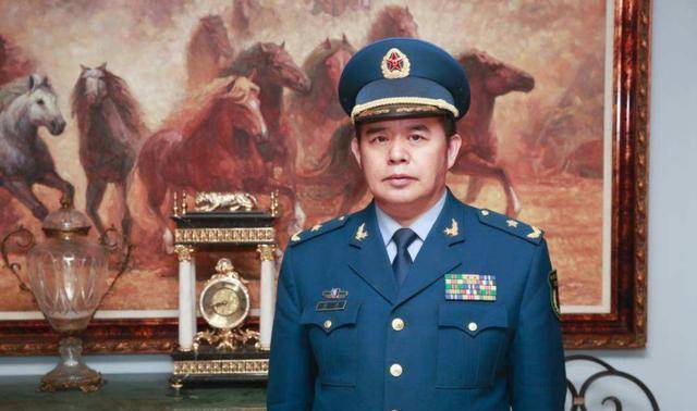 20世纪美元与黄金脱钩<strong></p>
<p>世纪币</strong>，各国却还要跟风？人民币国际化迫在眉睫