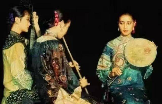 古代逛一次“青楼”<strong></p>
<p>币别换算</strong>，到底要多少银子？换算成人民币，是多少