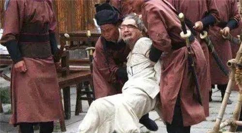 朱元璋规定：贪赃60两银子以上斩首<strong></p>
<p>币别换算</strong>，明朝60两换算成人民币是多少