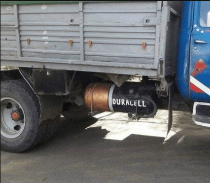 搞笑GIF：锅：我已结网<strong></p>
<p>蛋币网</strong>，蛋是跑不了的