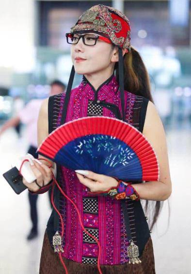 杨丽萍3000万“月亮宫”太美<strong></p>
<p>月亮币</strong>，四面朝海春暖花开，像人间仙境