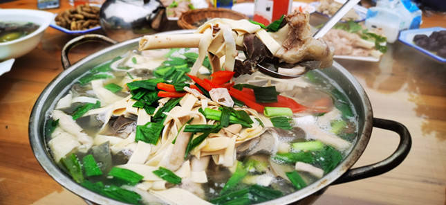怎一个“鲜”字了得<strong></p>
<p>羊币</strong>！杭州又到一年羊肉飘香时