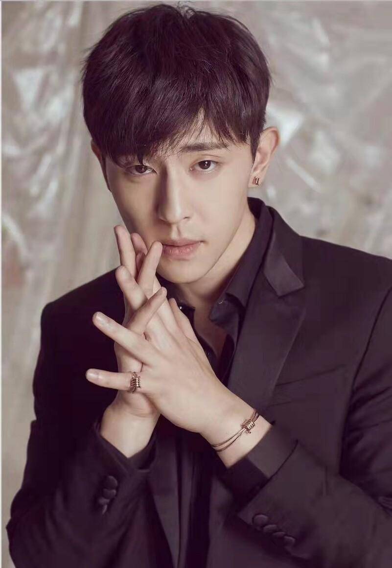 为什么明星赚那么多钱<strong></p>
<p>币富网</strong>，还要偷税漏税？邓伦事件背后的秘密
