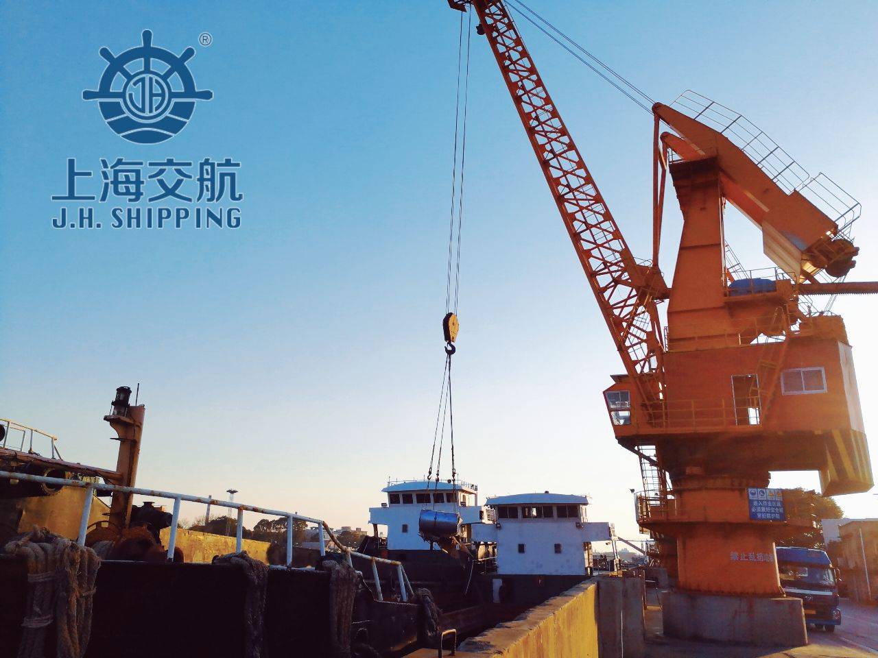 内河运输价格表大全<strong></p>
<p>股票价格计算</strong>，内河船运的费用怎么计算
