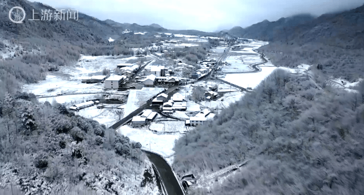 下҈雪҈҈<strong></p>
<p>波场币</strong>，了！重庆多地迎今冬第一场，雪景走一波