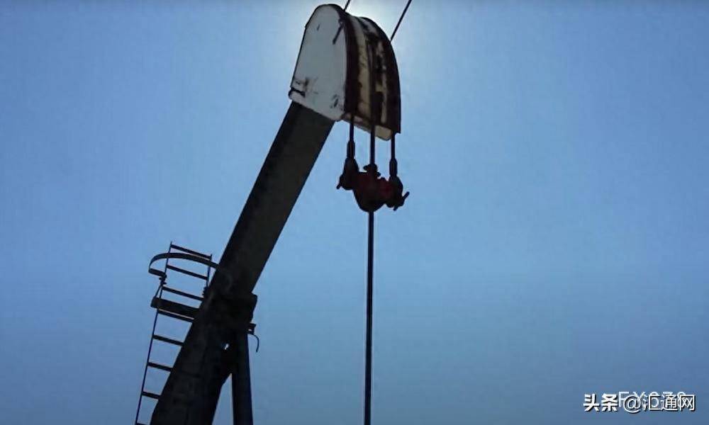原油交易提醒：消费者信心指数拖累油价<strong></p>
<p>交易指数</strong>，技术面多重强阻力压制