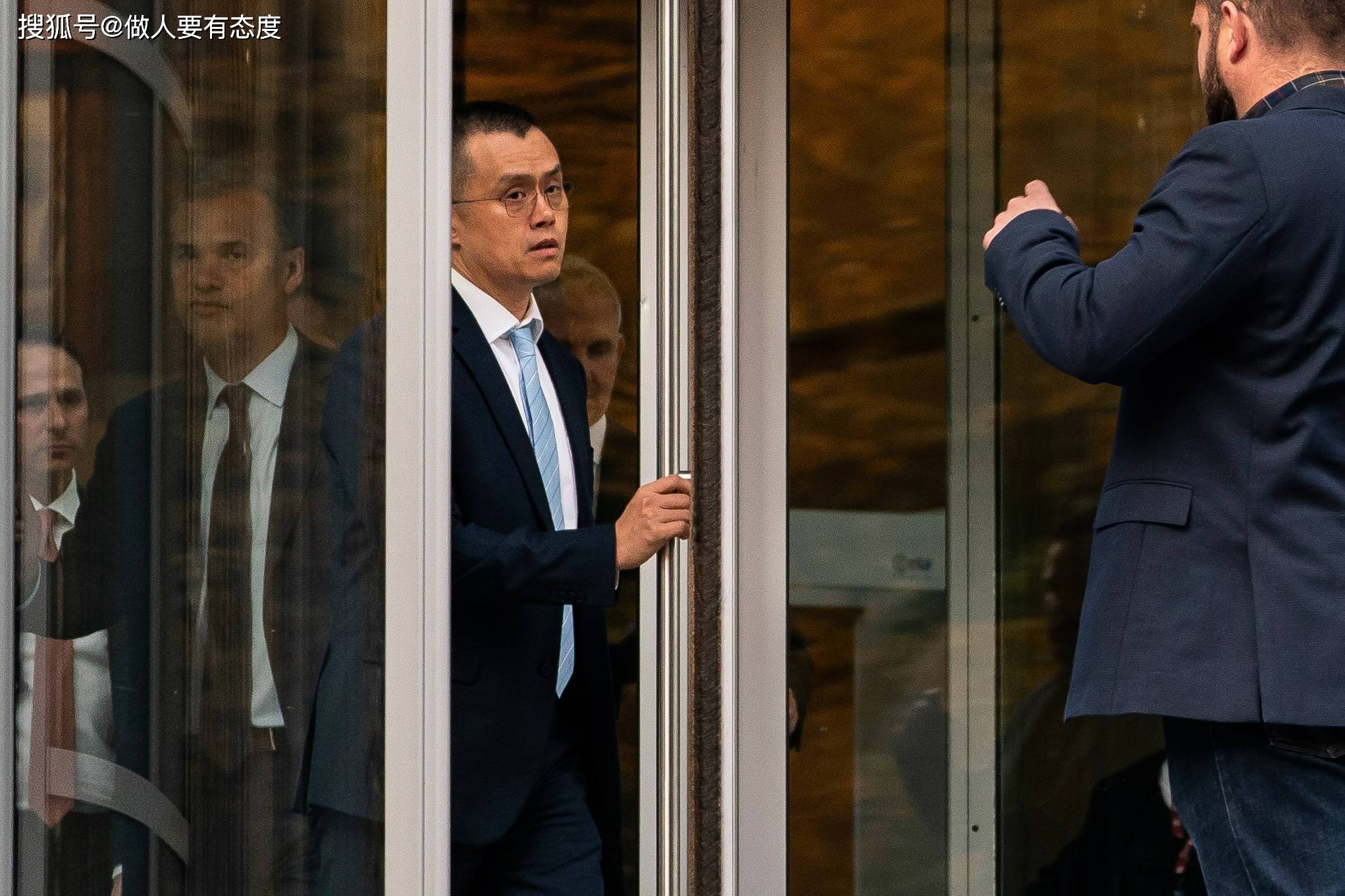 首富赵长鹏即将出狱！币安传奇再起<strong></p>
<p>api币安</strong>，2300亿身家背后的跌宕人生