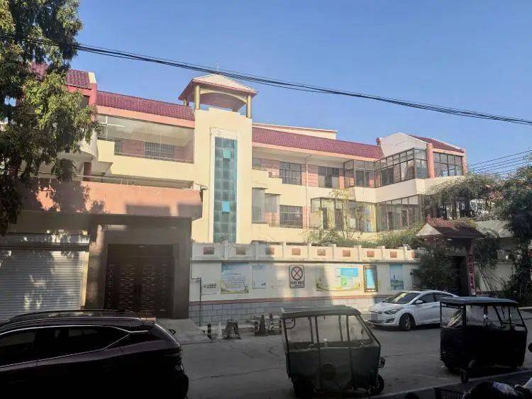 他被抓当晚有老百姓放鞭炮庆祝<strong></p>
<p>币安网交易平台</strong>，探访江苏第一位农民副县长“三蟒”豪宅