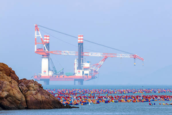 “某些国家话说得很满却不落实<strong></p>
<p>币安官方网站</strong>，中国正相反”