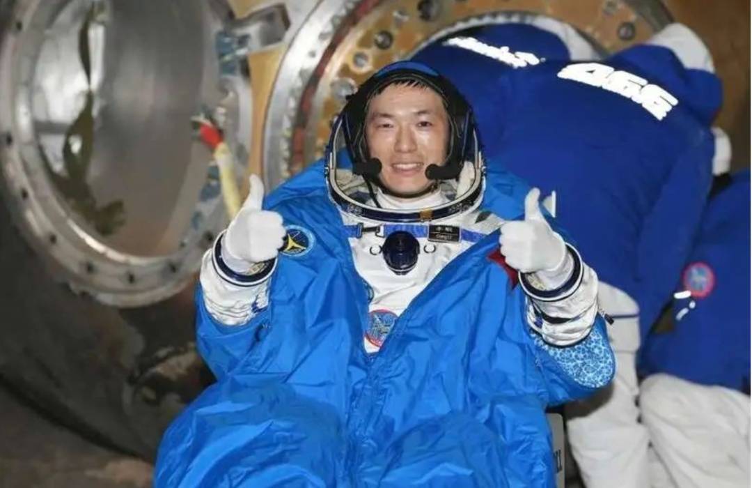 成功着陆！返回地球后第一顿饭<strong></p>
<p>币安市值</strong>，3名航天员都点了这道餐食