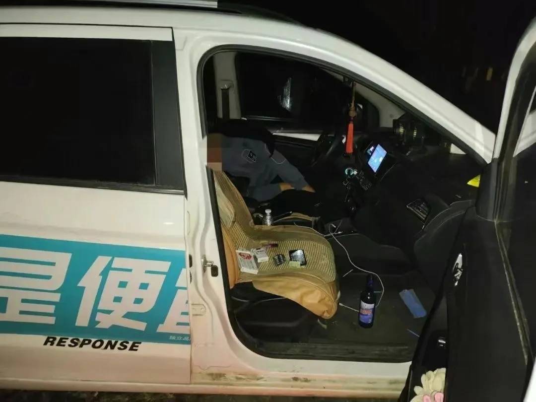 男子一时想不开<strong></p>
<p>币安币商</strong>，服下头孢配白酒！40分钟后……