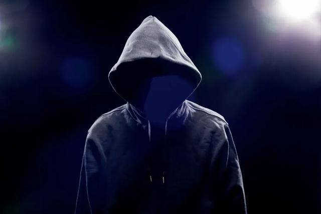 “职业背债人”<strong></p>
<p>币安币商</strong>，先被利用后被抛弃