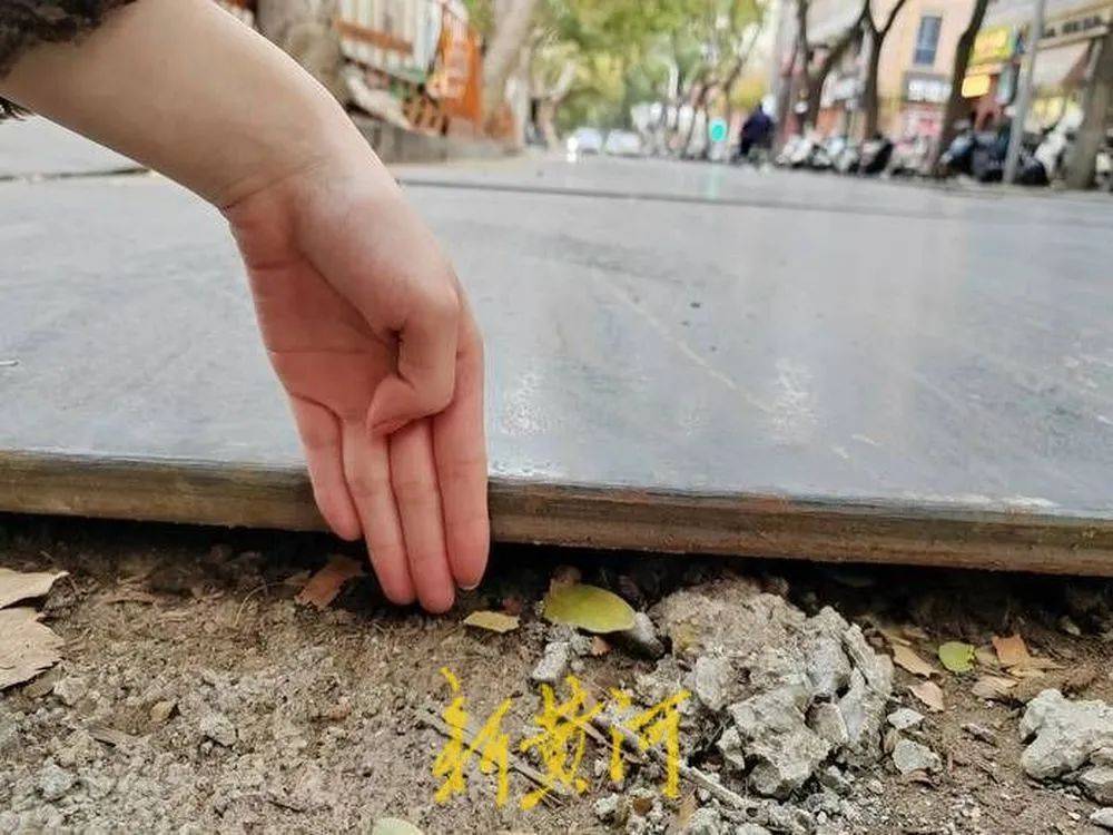 济南一路段钢板湿滑<strong></p>
<p>狗狗币安卓钱包</strong>，小伙儿摔伤毁容，多方回应