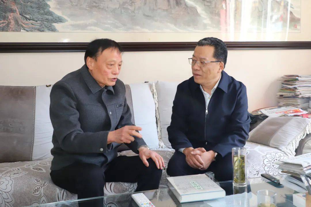 履新黄山市委书记首日<strong></p>
<p>币安汇率</strong>，丁纯第一时间走访看望老同志