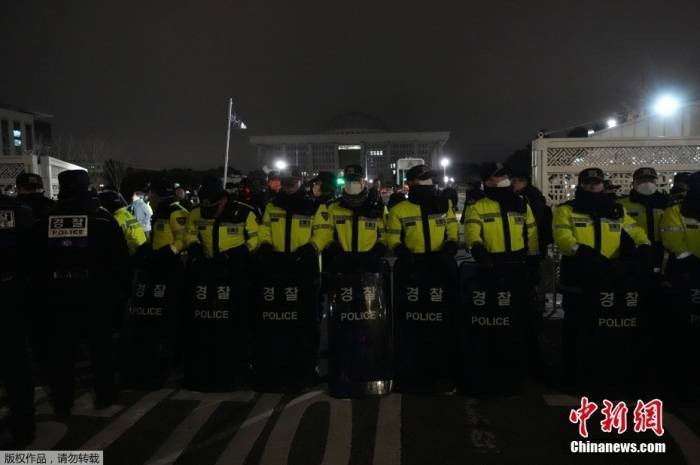 李在明讲话：戒严令已解除<strong></p>
<p>币安法币交易</strong>，要求军警尽快撤离