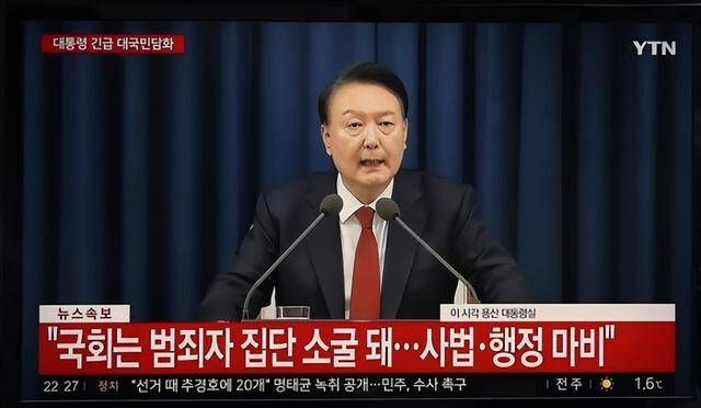 执政党捏着鼻子要“保尹”<strong></p>
<p>币安最新消息</strong>，尹锡悦的总统宝座，将由8个人决定