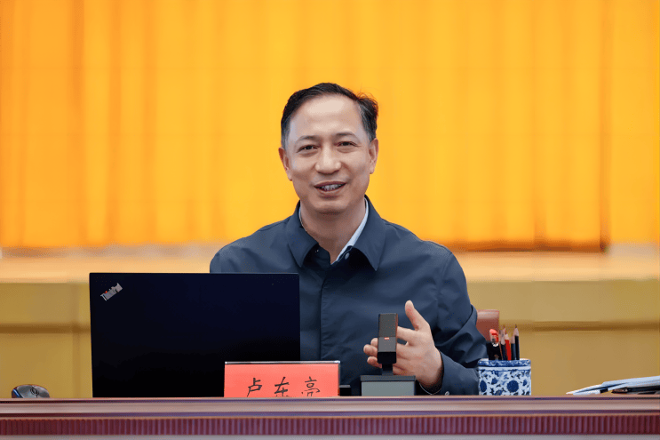 候补中央委员卢东亮<strong></p>
<p>币安币线图</strong>，已明确为常务副省长