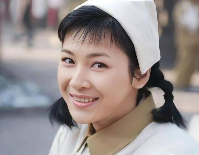 富商周旭辉<strong></p>
<p>货币与币安</strong>，44岁娶小12岁女星童蕾，获刑3年后，妻女过得如何？