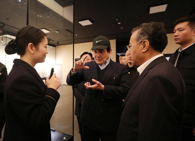 马英九：身为炎黄子孙绝不能数典忘祖<strong></p>
<p>货币与币安</strong>，任何“去中国化”行径都不会成功