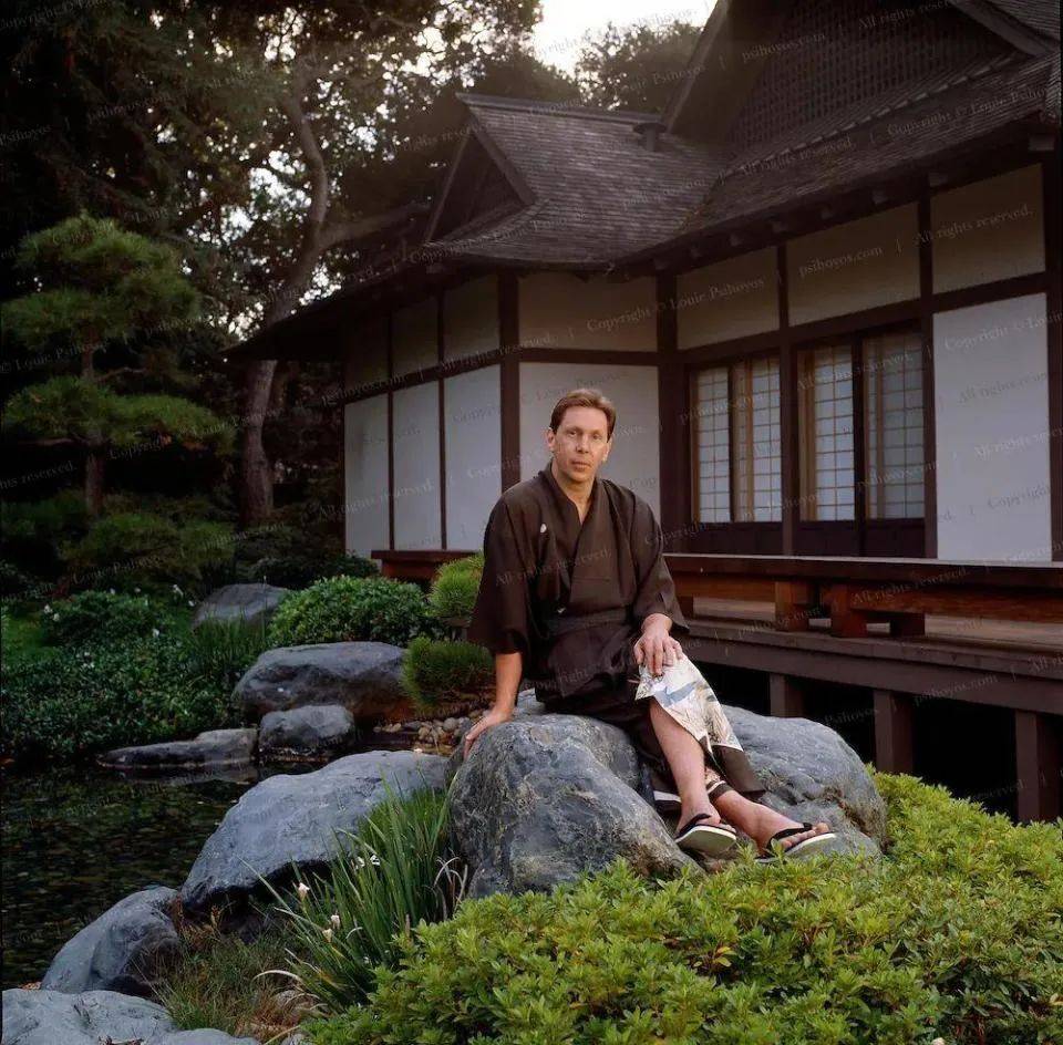 80岁的全球顶级富豪又结婚了<strong></p>
<p>货币与币安</strong>！33岁的华裔妻子啥来头？