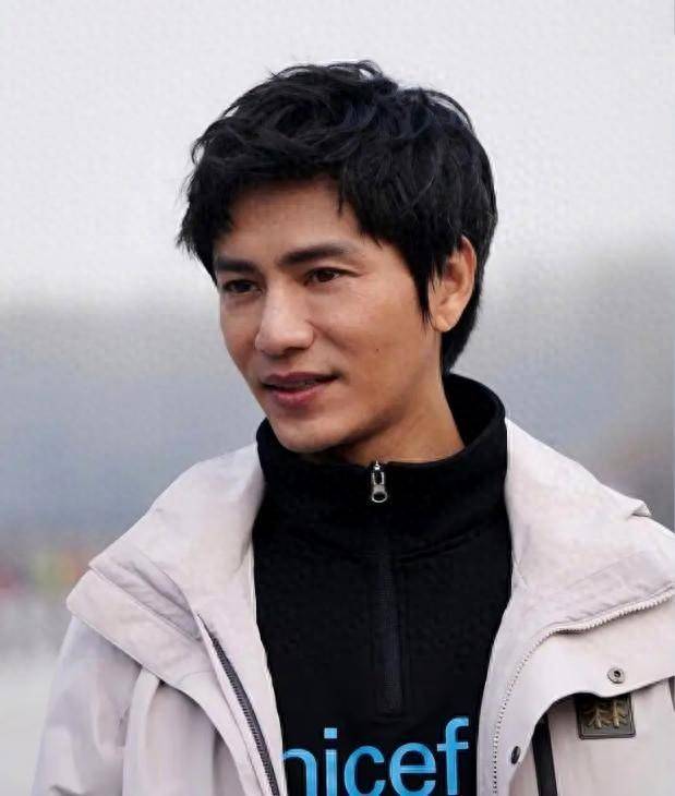 陈坤的儿子已成年<strong></p>
<p>币安钱包地址</strong>，容貌开始显现母亲的基因，像谁可以认得出吗？
