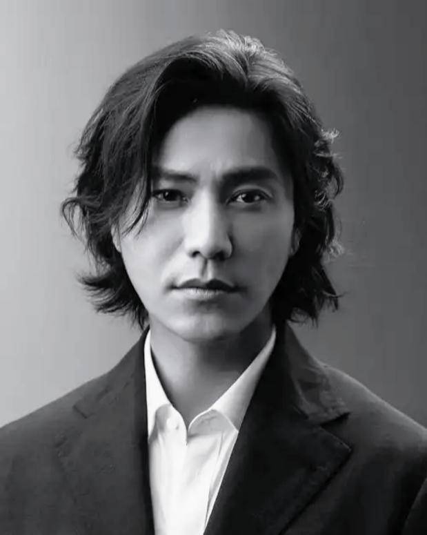 陈坤的儿子已成年<strong></p>
<p>币安钱包地址</strong>，容貌开始显现母亲的基因，像谁可以认得出吗？