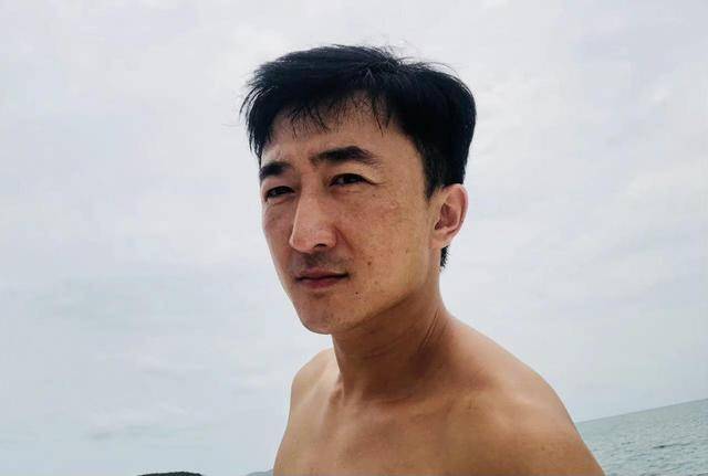 他是知名演员<strong></p>
<p>币安钱包地址</strong>，40岁二胎得女，41岁突然离世将悲痛留给妻子与儿女