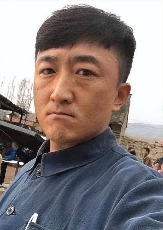 他是知名演员<strong></p>
<p>币安钱包地址</strong>，40岁二胎得女，41岁突然离世将悲痛留给妻子与儿女