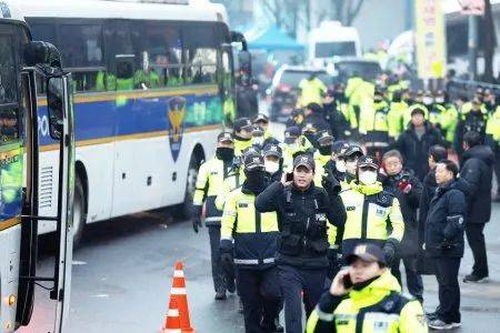 布林肯：玩归玩<strong></p>
<p>币安官网注册</strong>，闹归闹，别拿感情开玩笑
