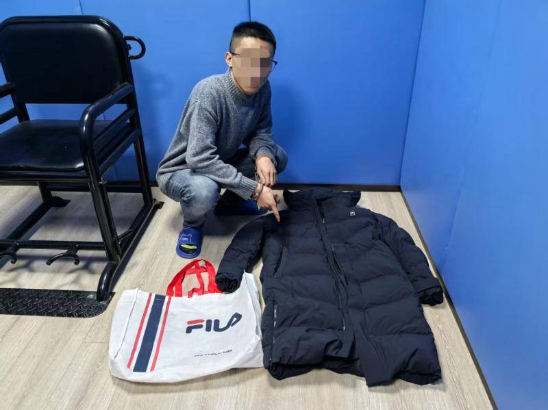 快过年<strong></p>
<p>币安交易会所</strong>了 男子返乡前偷走前同事新买的品牌羽绒服 被北京铁警刑事拘留