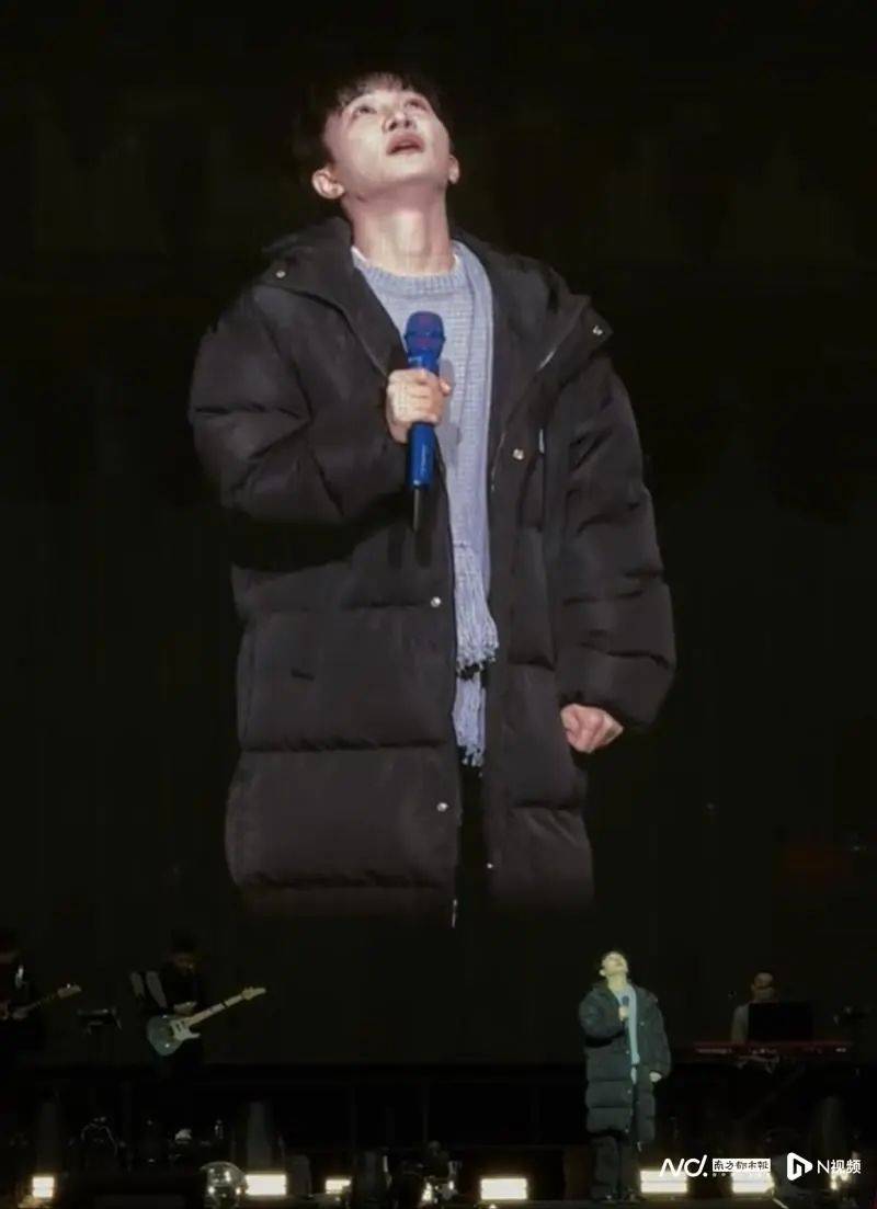 歌手周深含泪鞠躬道歉<strong></p>
<p>币安体验贷</strong>，“从来没有这么害怕站在舞台上”