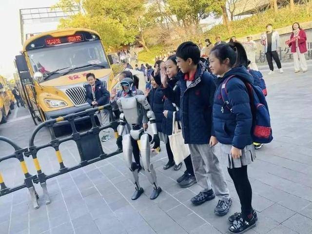 怪不得宇树机器人抢不到！抢到的人已经开始赚钱：租出去<strong></p>
<p>币安交易所排名</strong>，一天收费5000元至1.5万元