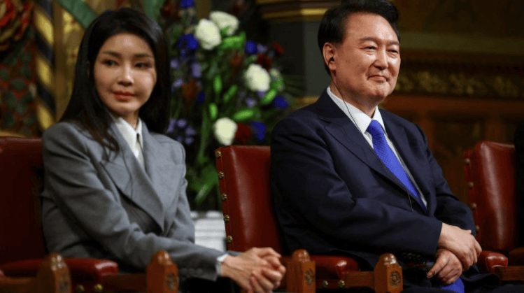 尹锡悦下场已定？下一任总统浮出水面<strong></p>
<p>币安网址</strong>！文在寅跳了出来：对华关系至关重要！