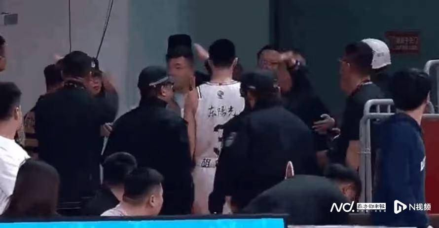 八强战广东男篮再负山西<strong></p>
<p>币安控股</strong>，杜锋：胡明轩被罚下对我们伤害太大