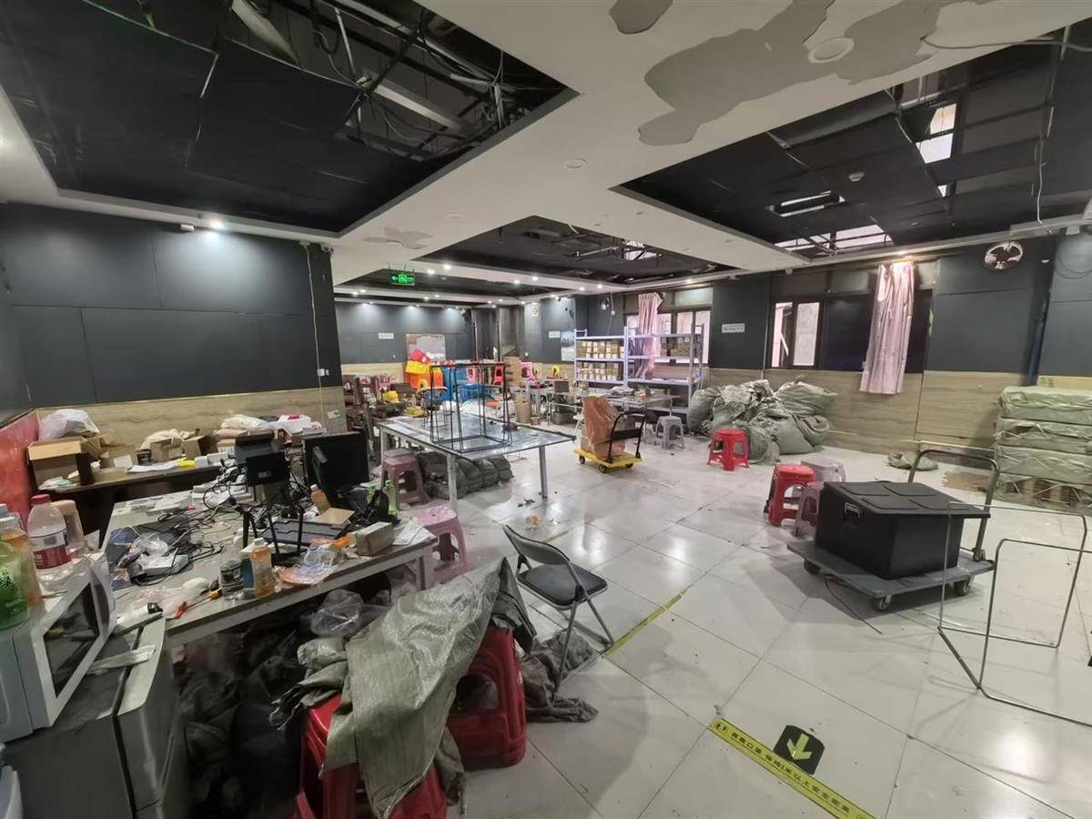 他发出的81万件快递全是电诈卡片<strong></p>
<p>币安控股</strong>！武汉江岸警方破获特大诈骗案