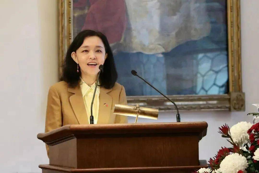 41岁升正厅的她<strong></p>
<p>币安美元充值</strong>，职务调整（附简历）