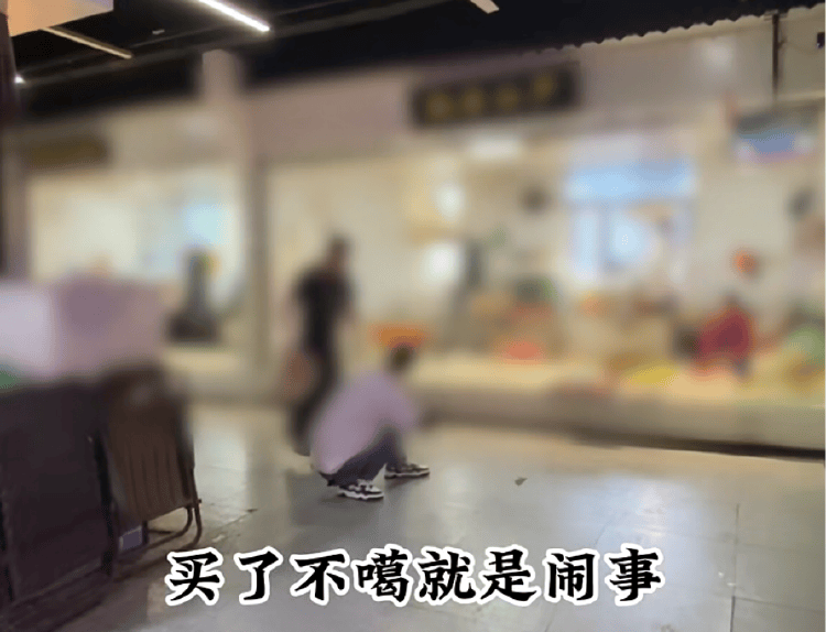 男子买鱼拒杀遭暴力殴打<strong></p>
<p>币安限价合约</strong>，摊主叫嚣“不杀是闹事”“打死你”，警方回应