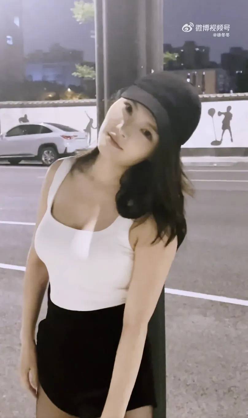“椰树女神”徐冬冬晒真实肚子<strong></p>
<p>币安转人民币</strong>，展示健康美：不超130斤就舒适！