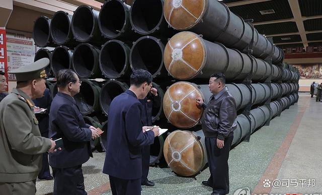 金正恩思虑再三<strong></p>
<p>币安交易网址</strong>，红场阅兵还是不去了，但不忘给普京送上一份厚礼