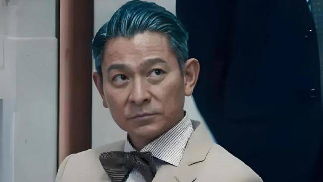 71岁成龙头发花白<strong></p>
<p>狗币钱包安卓</strong>！谢贤交代后事张纪中出了车祸还得养家…慢慢老去的他们让人泪目