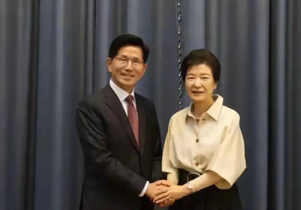 李在明胜利无望？李明博、朴槿惠联手<strong></p>
<p>币安交易所联盟</strong>，韩国大选进入白热化阶段！