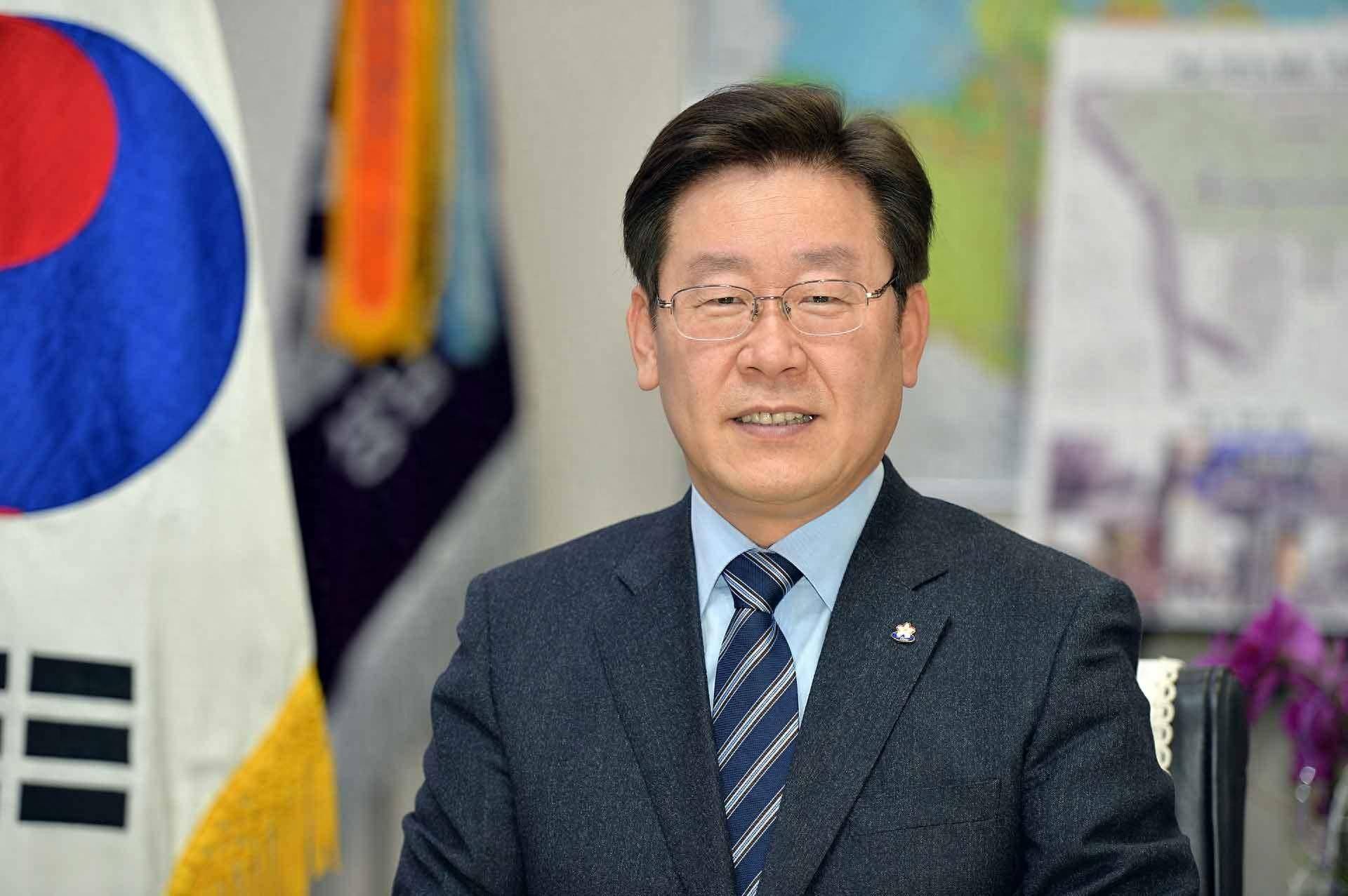 李在明胜利无望？李明博、朴槿惠联手<strong></p>
<p>币安交易所联盟</strong>，韩国大选进入白热化阶段！
