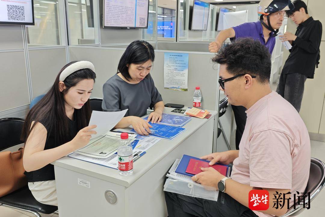 25岁小伙带一沓证书应聘！南京高校毕业生招聘会火爆<strong></p>
<p>币安公链技术</strong>，HR：这样的简历很加分