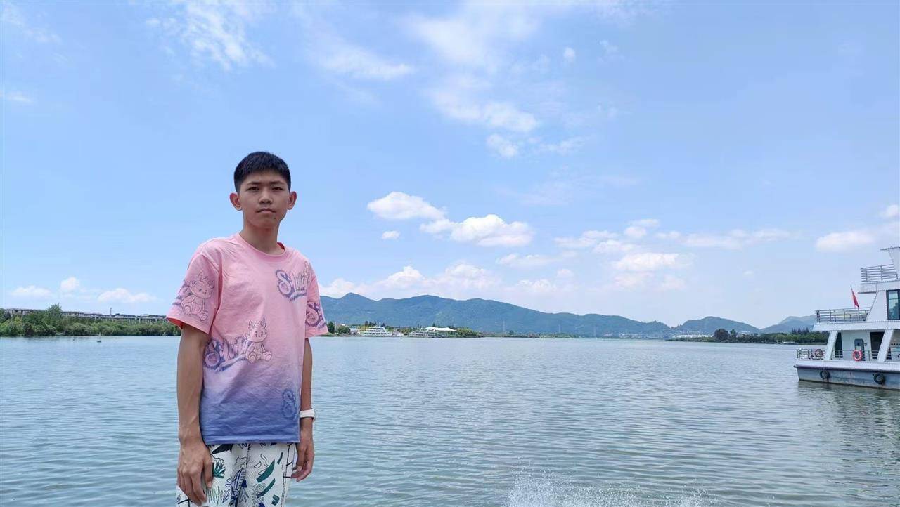 安徽一名18岁高中生坐飞机到西双版纳后失联<strong></p>
<p>币安主站</strong>，景洪公安：目前没有进一步的消息