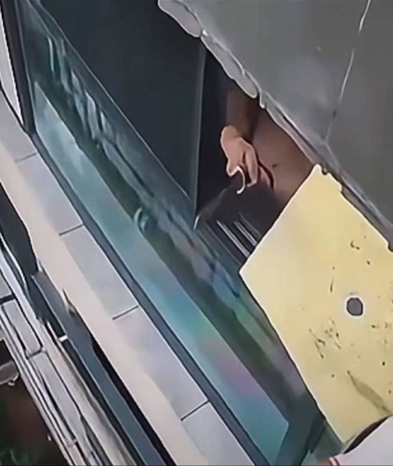 重庆一业主持刀辱骂高空作业人员被拘留<strong></p>
<p>币安数字资产交易所</strong>！与楼上邻居有纠纷