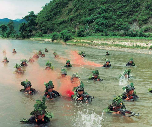 乌军F-16从北约基地出击<strong></p>
<p>币安永久合约</strong>，踏破俄罗斯红线：俄朝联军将登陆敖德萨