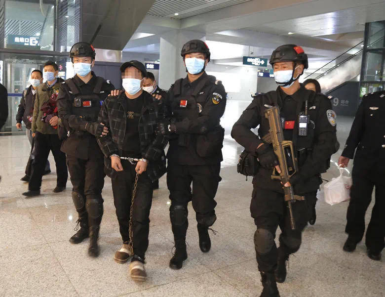 “男子强奸嫂嫂出狱后又刺死见义勇为者”案二审<strong></p>
<p>ltc莱特币安卓</strong>，择日宣判 警方曾披露抓捕过程等诸多细节