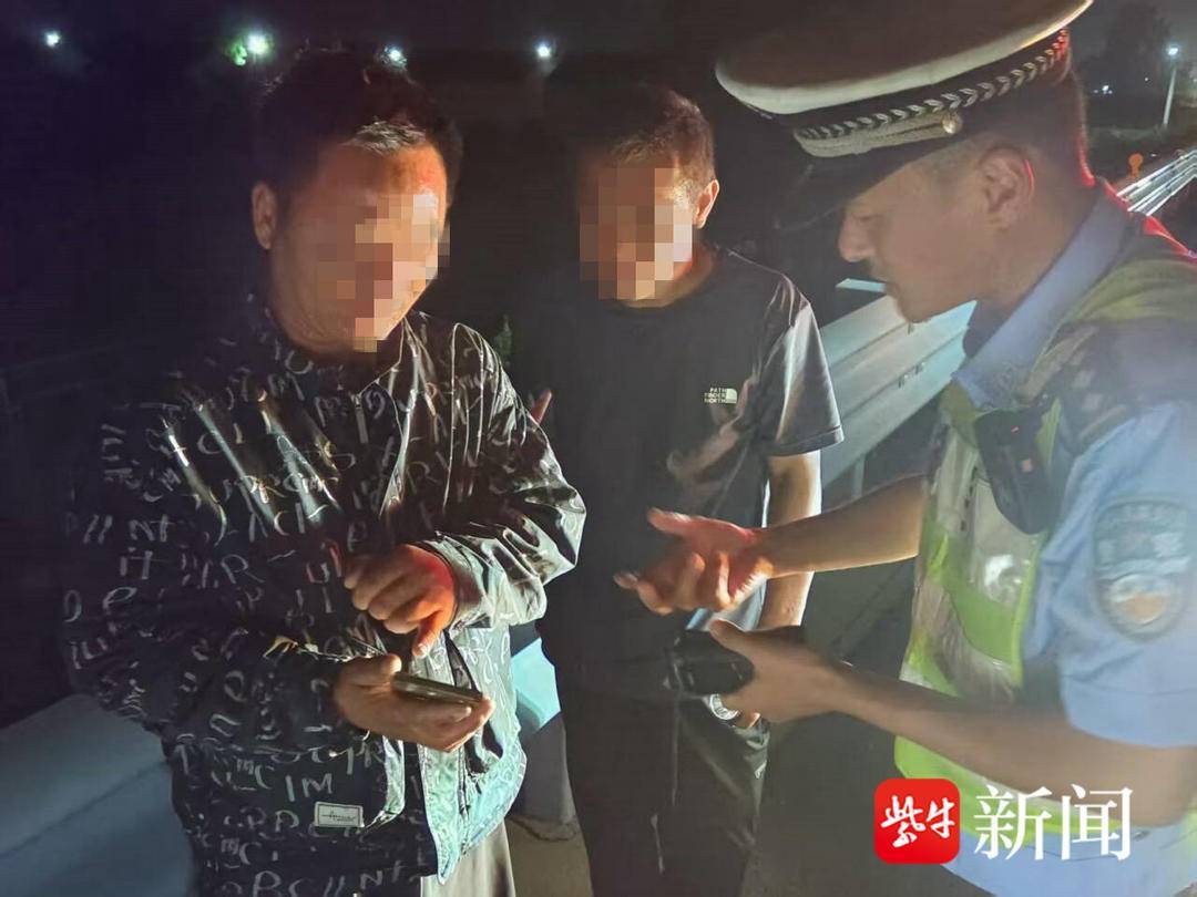 车行高速发生故障<strong></p>
<p>币安卖矿机</strong>，司机百度搜索“高速救援”，交警：NO！